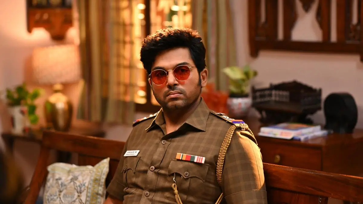 Vaa Vaathiyaar Review