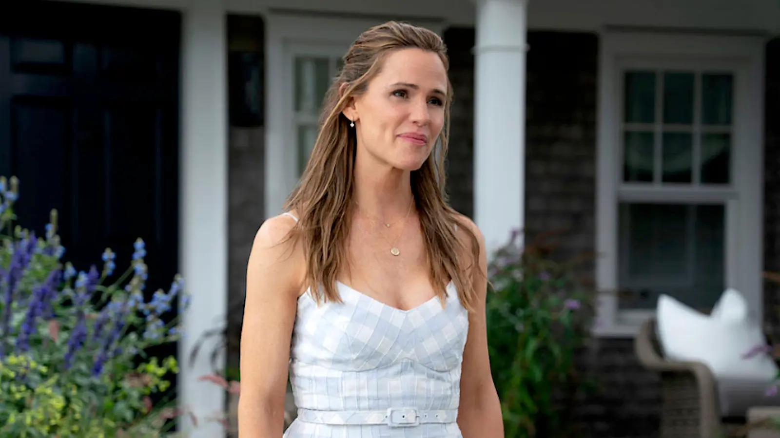 The Five-Star Weekend Review: Jennifer Garner Can't Save Peacock's Beautiful but Empty Drama 2 The Five-Star Weekend Review