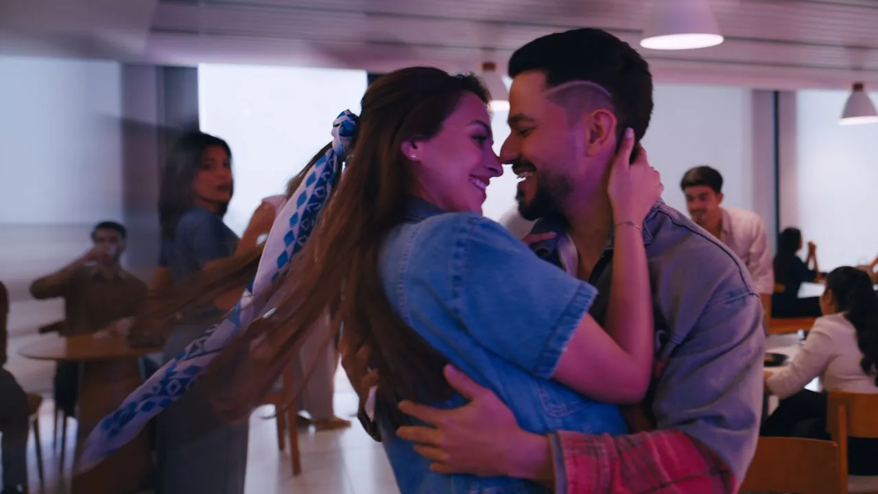 Vibe Review: Kunal Kemmu's Funniest Comedy in Years — But the Second Half Loses the Magic 1 Vibe Review